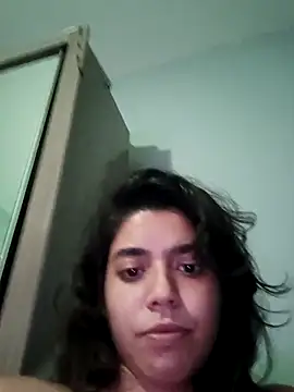 Snapshot of Maricamposs chatting on October 31, 2025, 12:51 am Maricamposs online show from October 31, 2025, 12:51 am