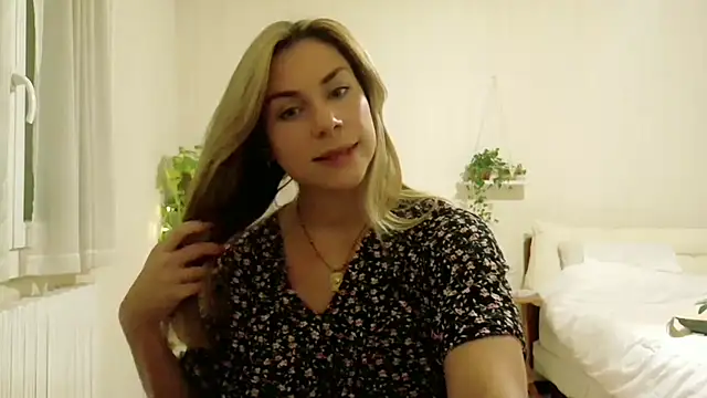 Snapshot of wonderalice31 chatting on October 13, 2025, 7:15 pm wonderalice31 online show from October 13, 2025, 7:15 pm