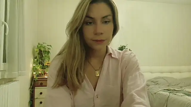 Snapshot of wonderalice31 chatting on October 7, 2025, 7:04 pm wonderalice31 online show from October 7, 2025, 7:04 pm