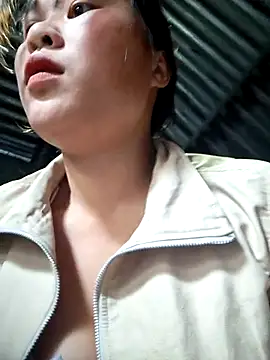 ALIENHR38 online show from November 15, 2025, 2:26 am