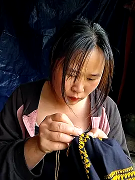 ALIENHR38 online show from April 26, 2026, 4:54 am