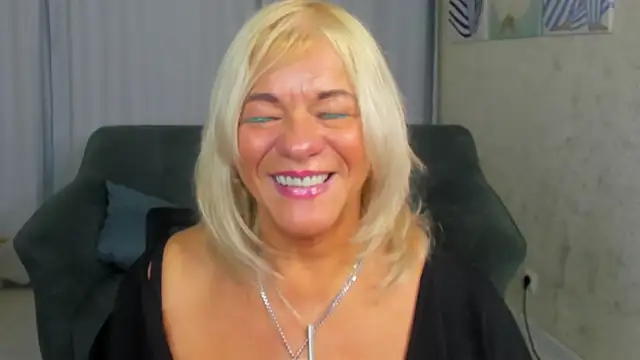 AnittaHarris online show from October 7, 2025, 8:37 am