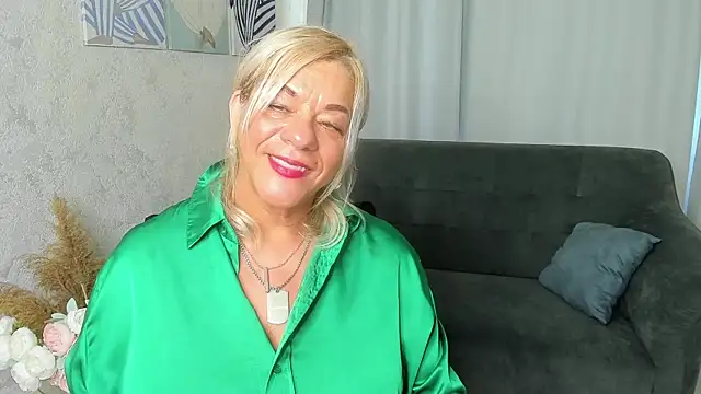 AnittaHarris online show from September 18, 2025, 8:28 am