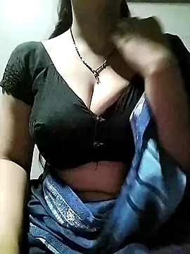 Snapshot of Hottestgirll chatting on November 3, 2025, 8:23 pm Hottestgirll online show from November 3, 2025, 8:23 pm