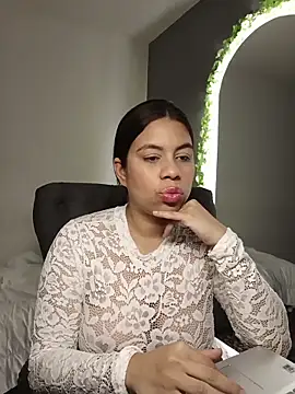 GabyMontenegro online show from November 6, 2025, 12:09 pm