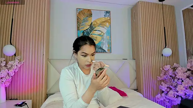 Mila Hank  online show from April 9, 2026, 12:11 pm