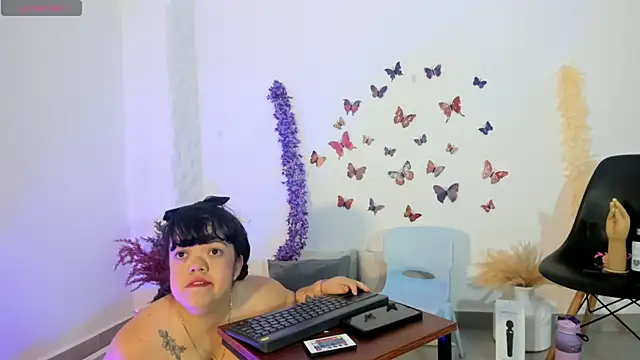 Snapshot of PamelaBonnet_mml chatting on May 4, 2026, 7:06 pm PamelaBonnet mml online show from May 4, 2026, 7:06 pm
