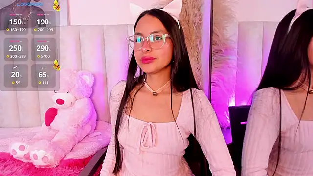 Annie  2 online show from November 6, 2025, 1:04 pm