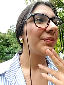 Snapshot of VioletaWalton1 chatting on September 18, 2025, 3:37 pm VioletaWalton1 online show from September 18, 2025, 3:37 pm