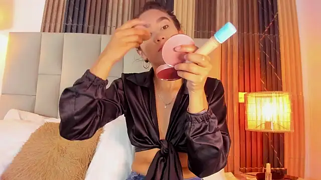 Nicolqueen  online show from March 26, 2026, 11:19 am