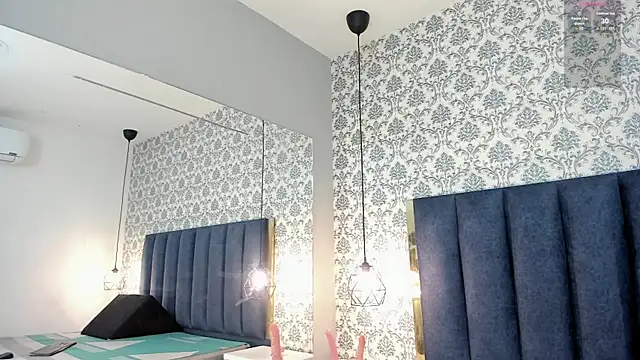 keisha collins online show from November 1, 2025, 7:41 pm