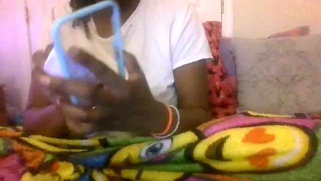 prettymaa online show from October 29, 2025, 5:50 am