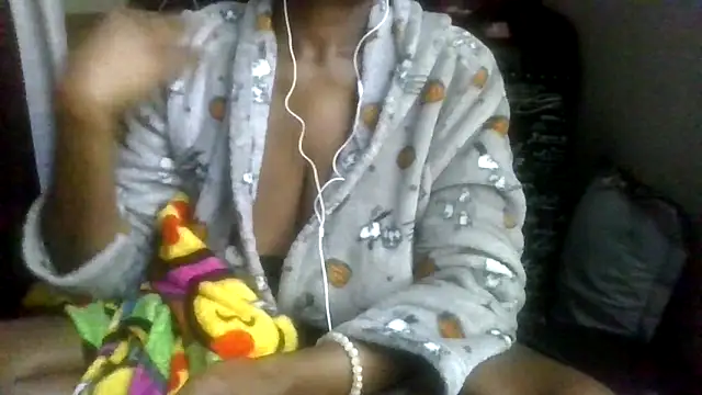 prettymaa online show from November 18, 2025, 3:37 pm