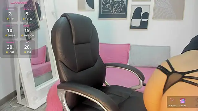 koraline 333 online show from October 2, 2025, 9:18 pm