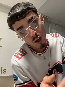 Snapshot of NikoStone_ chatting on February 13, 2026, 5:29 am NikoStone online show from February 13, 2026, 5:29 am