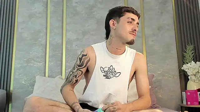 Snapshot of NikoStone_ chatting on February 26, 2026, 5:29 am NikoStone online show from February 26, 2026, 5:29 am