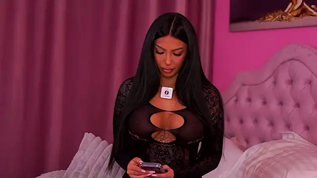 AishaaDevoe online show from February 18, 2026, 7:32 pm