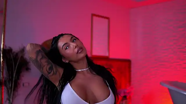 AishaaDevoe online show from November 23, 2025, 7:24 pm