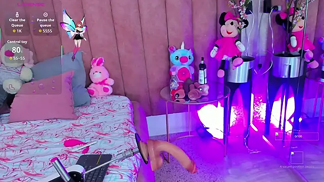 LizzyOlsen online show from October 14, 2025, 8:31 pm