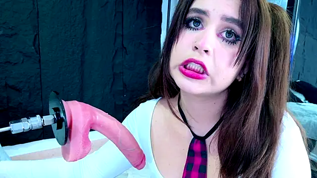 LizzyOlsen online show from July 5, 2026, 4:52 am