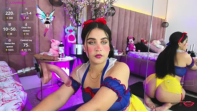 LizzyOlsen online show from October 16, 2025, 7:22 pm