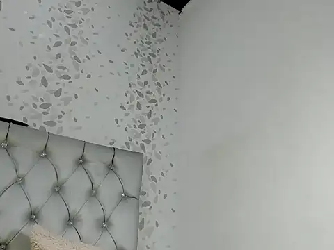 michelle perla online show from September 17, 2025, 7:05 pm