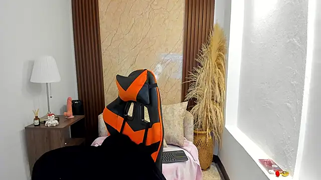 Thais kim online show from November 12, 2025, 4:11 pm