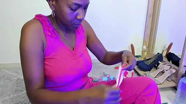 coral15  online show from October 26, 2025, 2:12 am