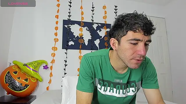 Hot Maiky online show from October 7, 2025, 12:17 pm