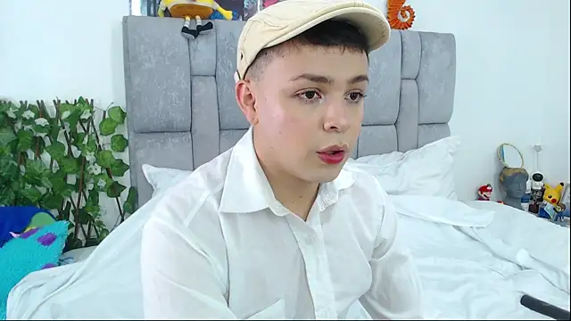 christopher Hot online show from October 3, 2025, 9:16 pm