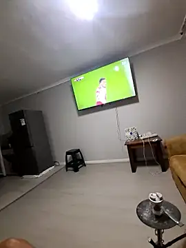 Snapshot of LuciousLyon chatting on January 8, 2026, 9:32 pm LuciousLyon online show from January 8, 2026, 9:32 pm