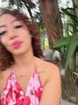 roxyrougee online show from February 12, 2026, 12:16 pm