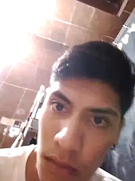 aispuro8505 online show from November 4, 2025, 7:12 am