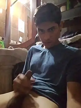 aispuro8505 online show from April 7, 2026, 7:54 am