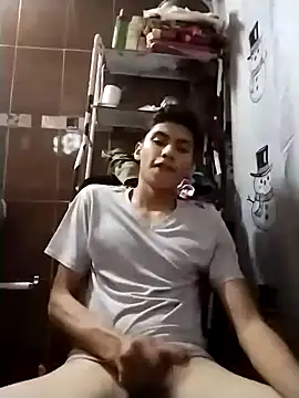 aispuro8505 online show from December 15, 2025, 7:25 am