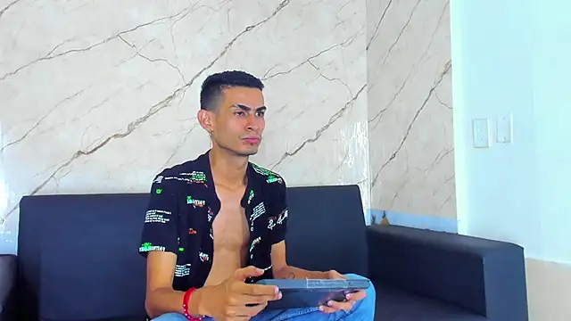 Golldens Dreamss online show from October 17, 2025, 8:54 pm