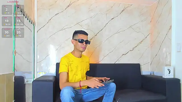 Golldens Dreamss online show from October 9, 2025, 7:58 pm