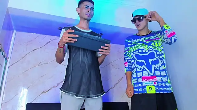 Golldens Dreamss online show from November 10, 2025, 12:21 pm