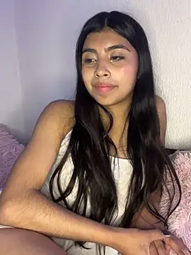 Snapshot of DianeSuns_ chatting on February 10, 2026, 4:11 am DianeSuns online show from February 10, 2026, 4:11 am