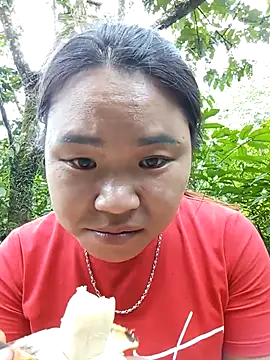 may-squirl online show from September 25, 2025, 3:23 am