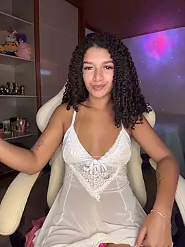 larajuli online show from June 6, 2026, 7:19 pm