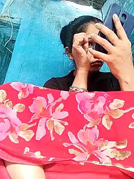 Jooli xx online show from April 8, 2026, 4:14 am