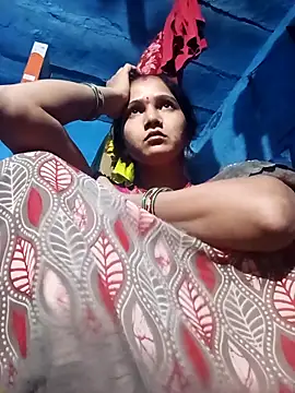 Jooli xx online show from April 13, 2026, 6:01 pm