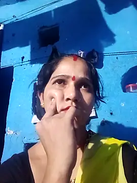 Jooli xx online show from April 2, 2026, 1:51 pm