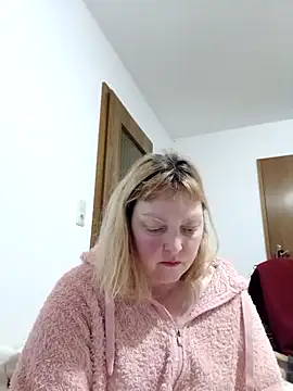 LiluLiluLilu online show from March 1, 2026, 10:21 pm