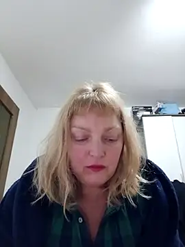 Snapshot of LiluLiluLilu chatting on December 22, 2025, 7:25 pm LiluLiluLilu online show from December 22, 2025, 7:25 pm