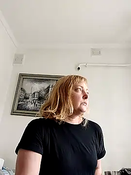 LiluLiluLilu online show from September 12, 2025, 6:13 am