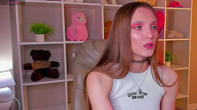 Snapshot of Alisha_Green chatting on September 19, 2025, 8:29 am Alisha Green online show from September 19, 2025, 8:29 am