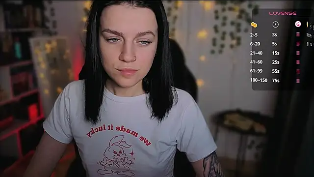 Snapshot of raspberry__girl_ chatting on October 4, 2025, 6:53 pm raspberry girl online show from October 4, 2025, 6:53 pm