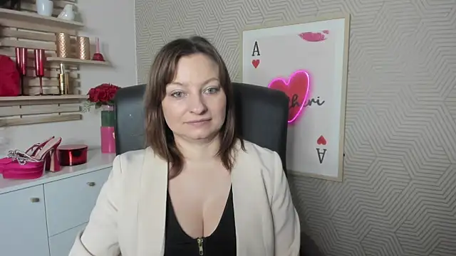 angelaSamt online show from February 24, 2026, 7:42 am